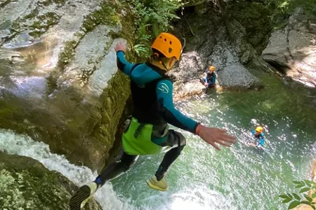 Préparez votre aventure de canyoning dans le Vercors : équipements et sécurité